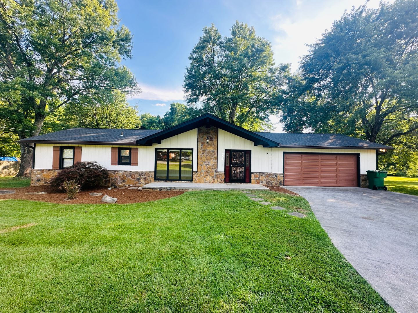 Knoxville House: 4429 Doris Circle