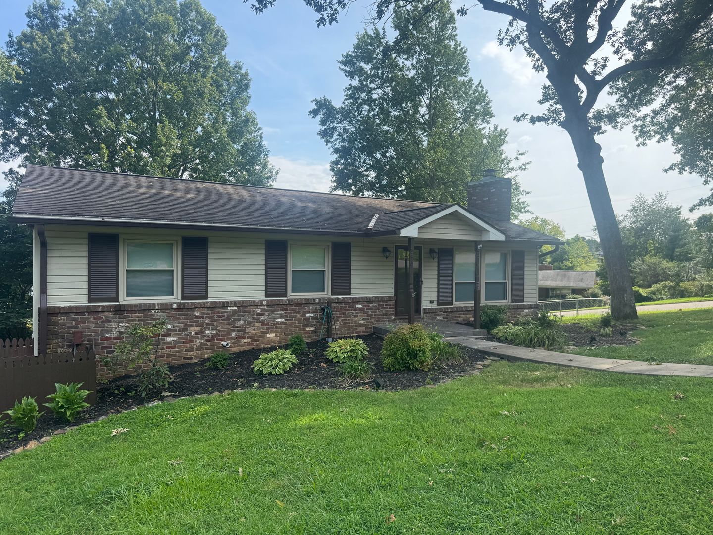 Knoxville House: 4616 Crestfield Rd.