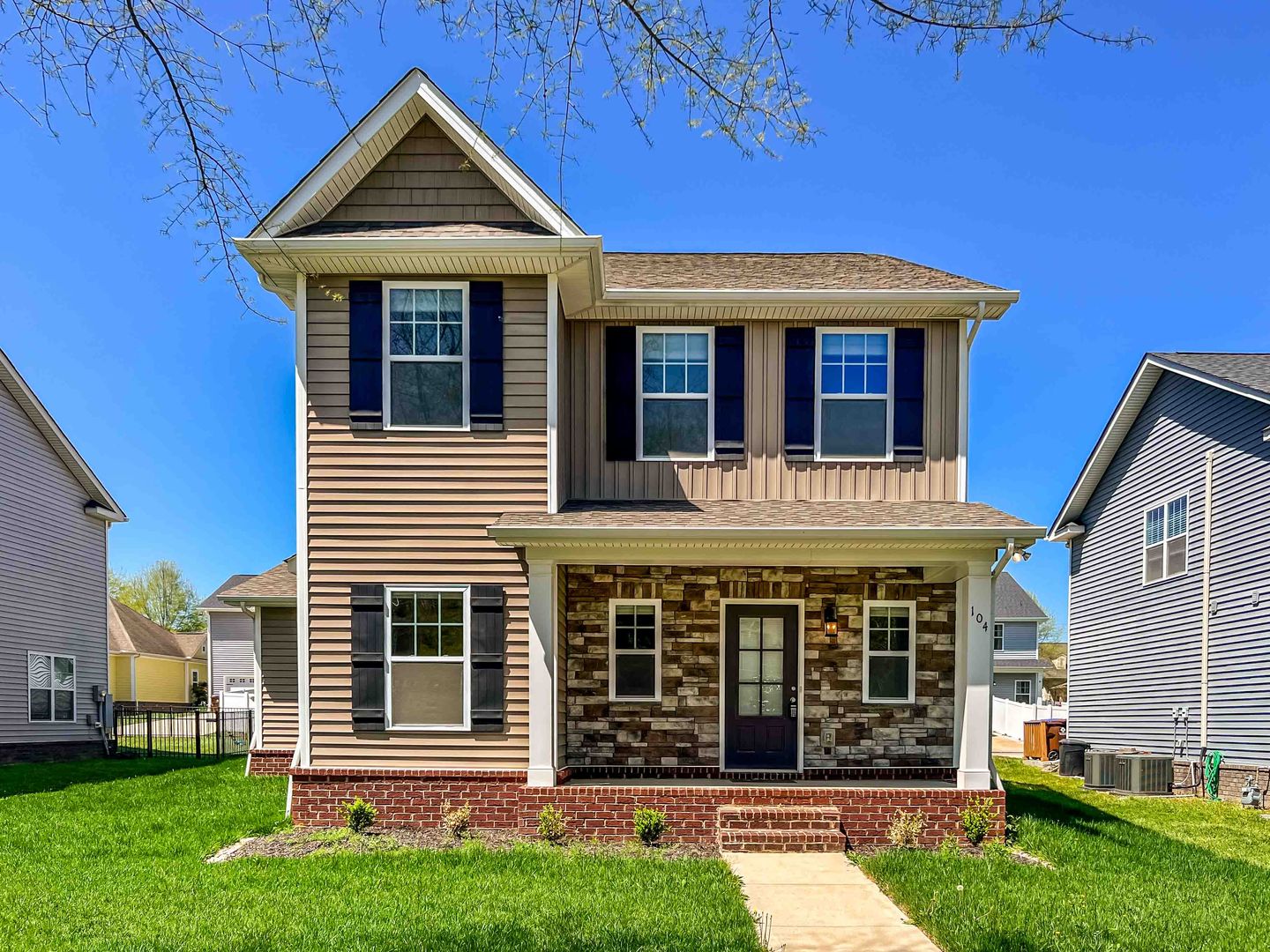 Oak Ridge House: 104 Fallberry St.
