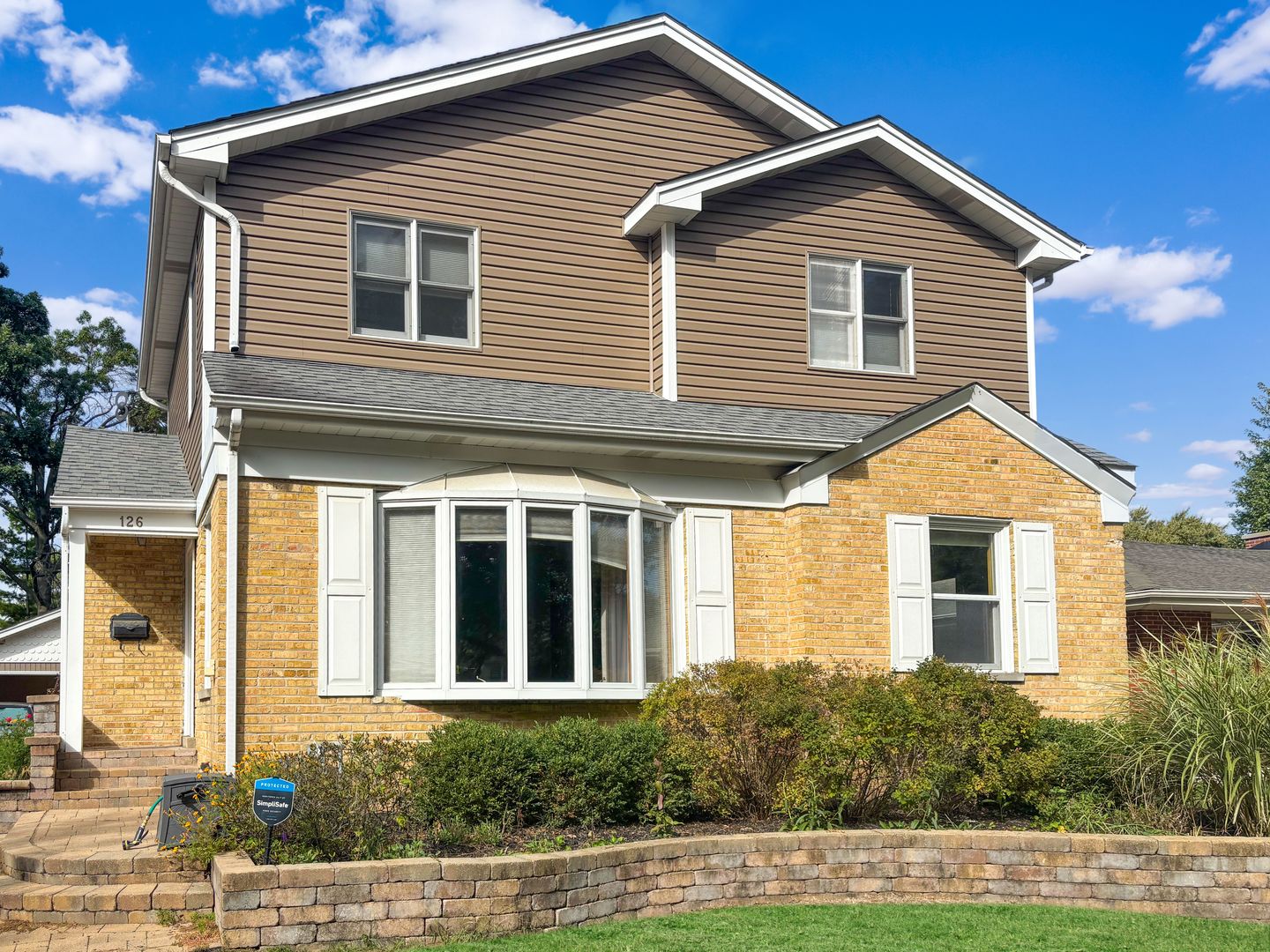 Palatine House: 126 N Ashland Ave