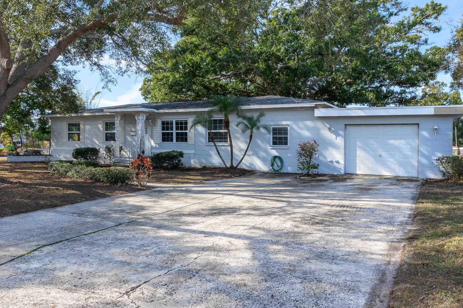 St. Pete House: 2900 Leslee Lake Dr