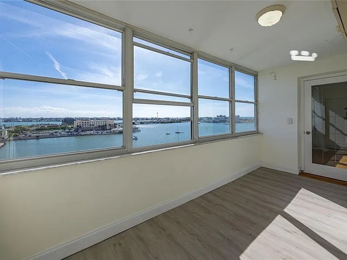 ST PETERSBURG Condo: 4775 COVE CIR