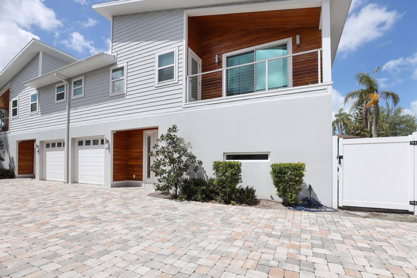 Sarasota Townhome: 2066 Roselawn St
