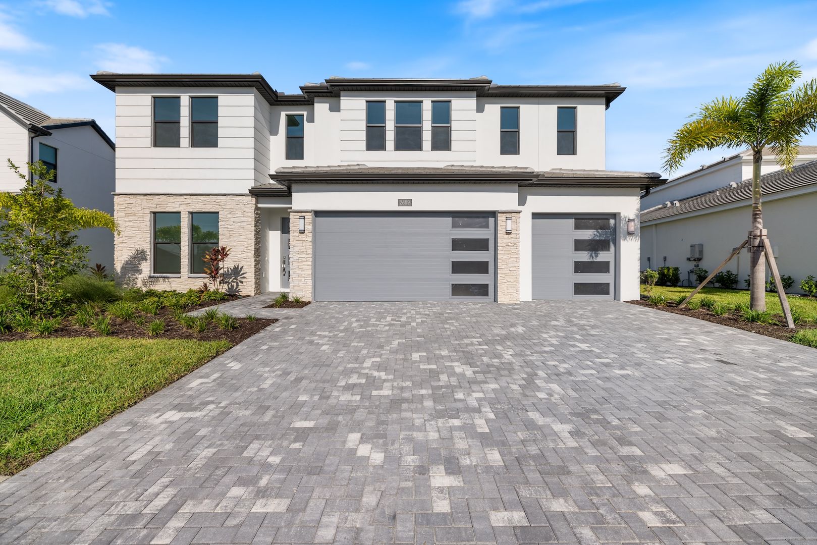 2609 Waterfront Cir 2 of 8