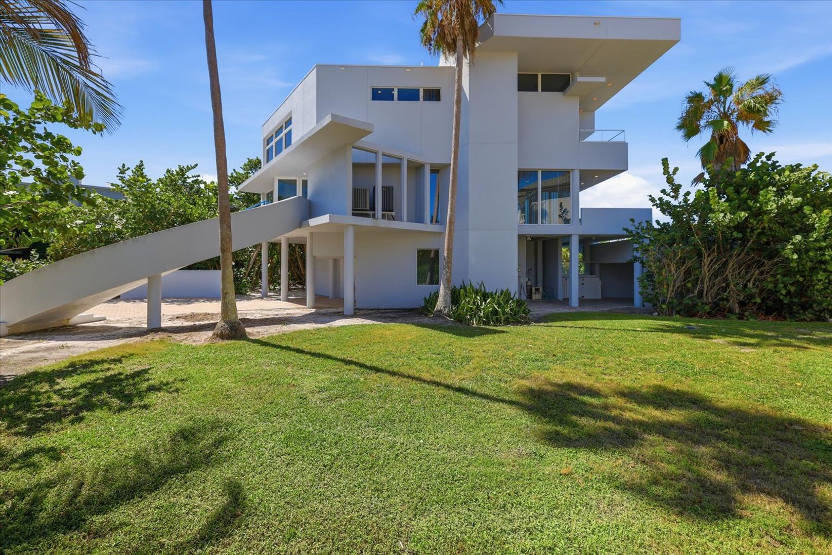 5801 Gulf of Mexico Dr 4 of 12