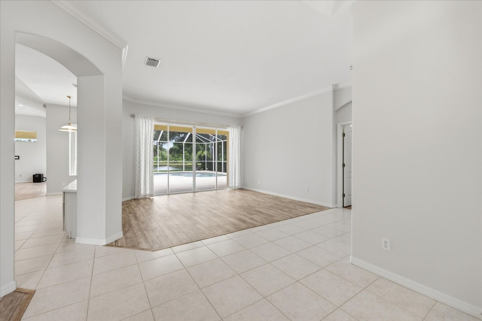4956 Bridgehampton Blvd 9 of 12