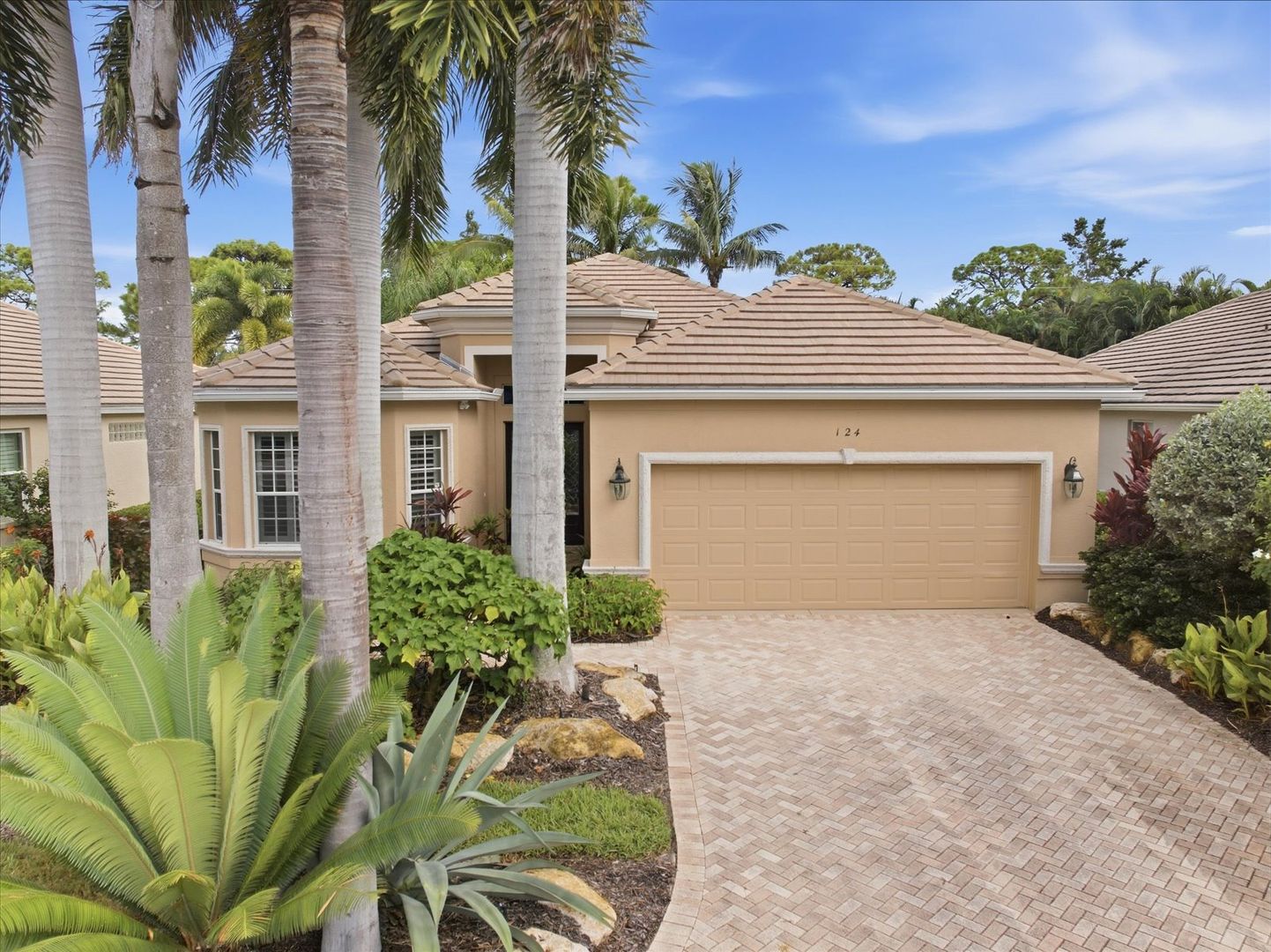 124 Turquoise Ln 1 of 12