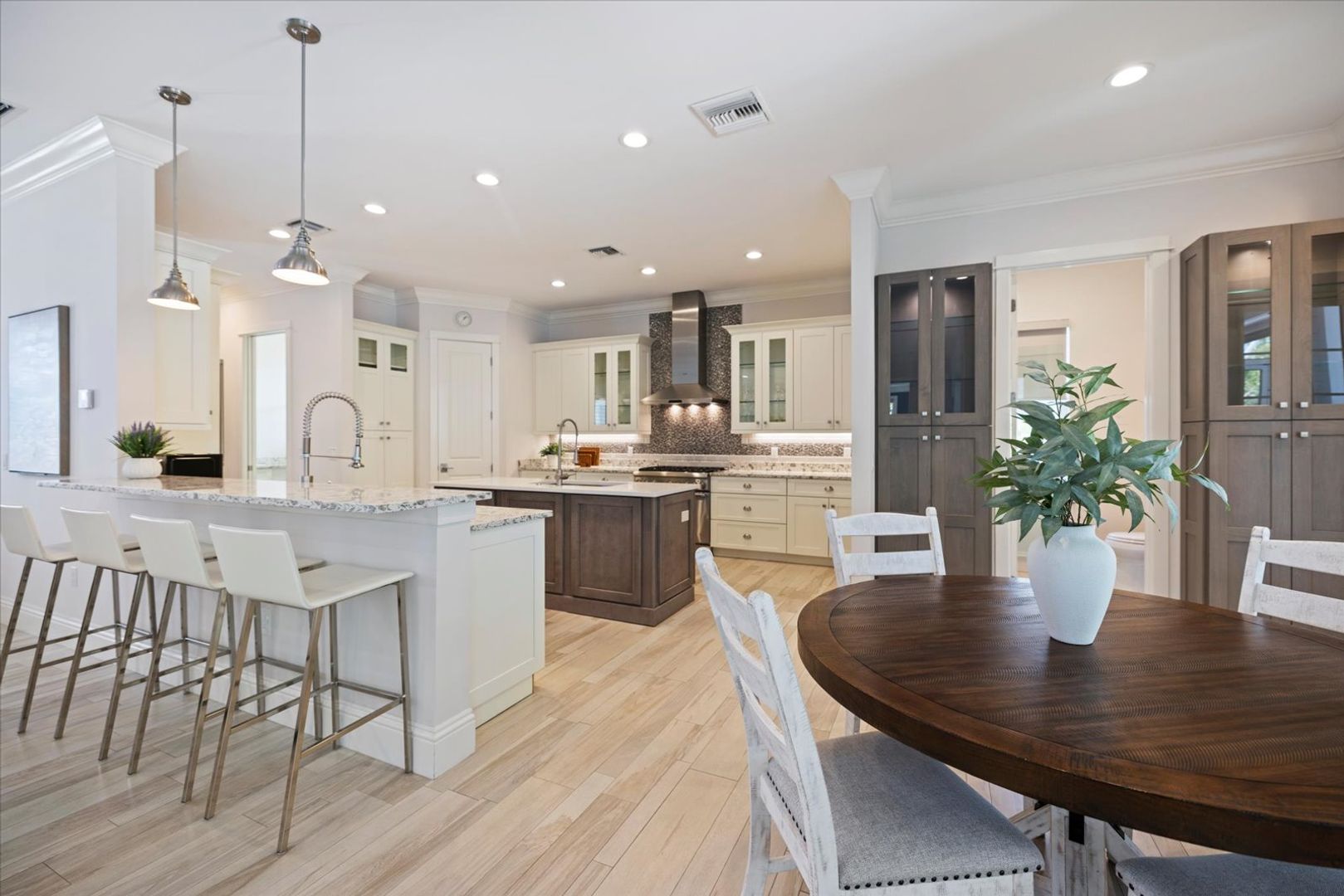 Sarasota House: 3919 Roberts Point Rd