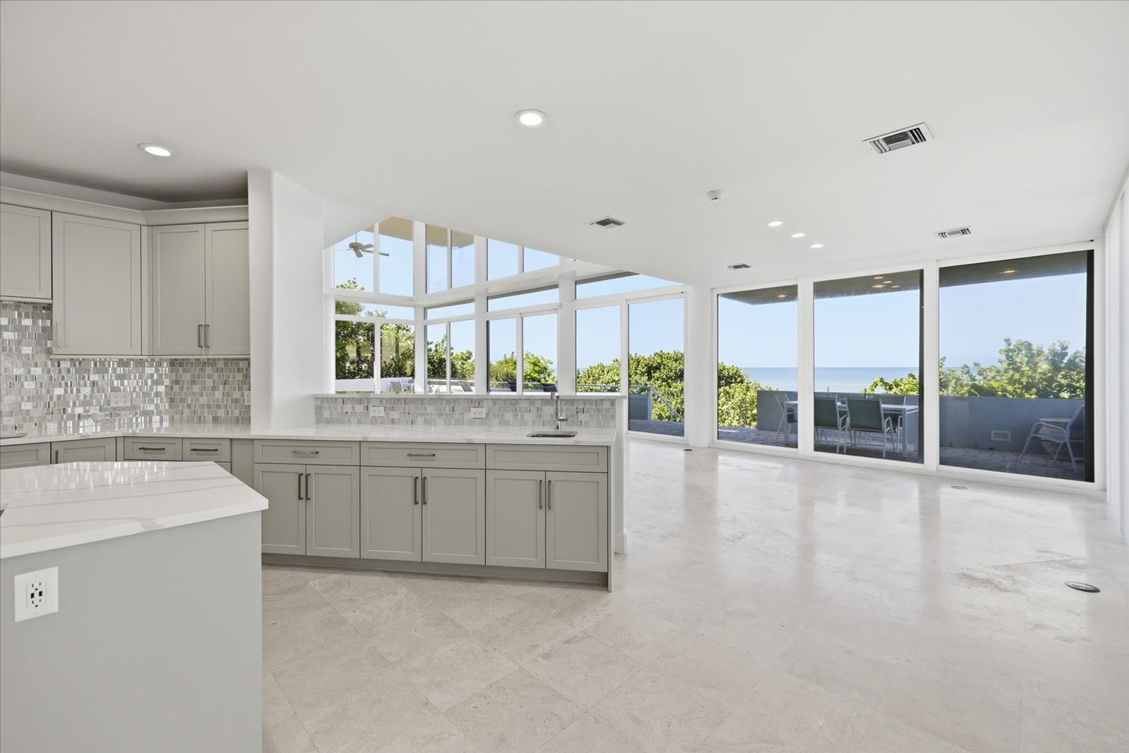 5801 Gulf of Mexico Dr 12 of 12