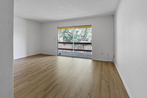 3bd Rental by Clark & Beneva Rd with Amenities!!! – photo 1