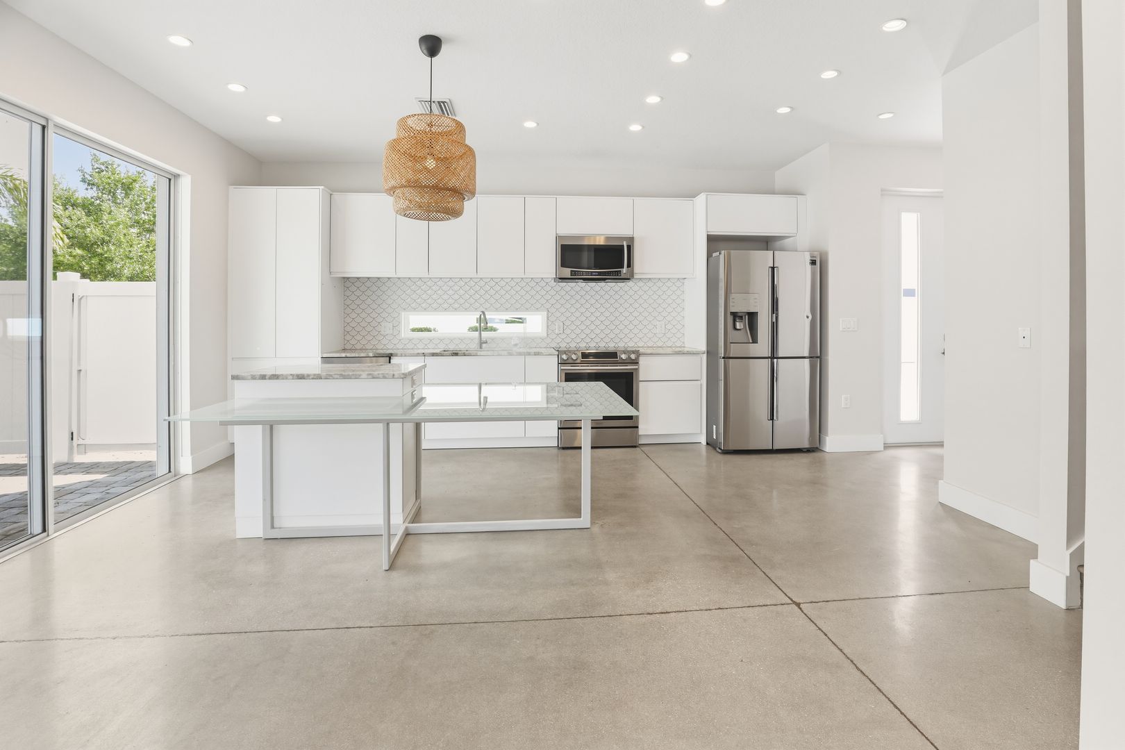 Sarasota Townhome: 2066 Roselawn St
