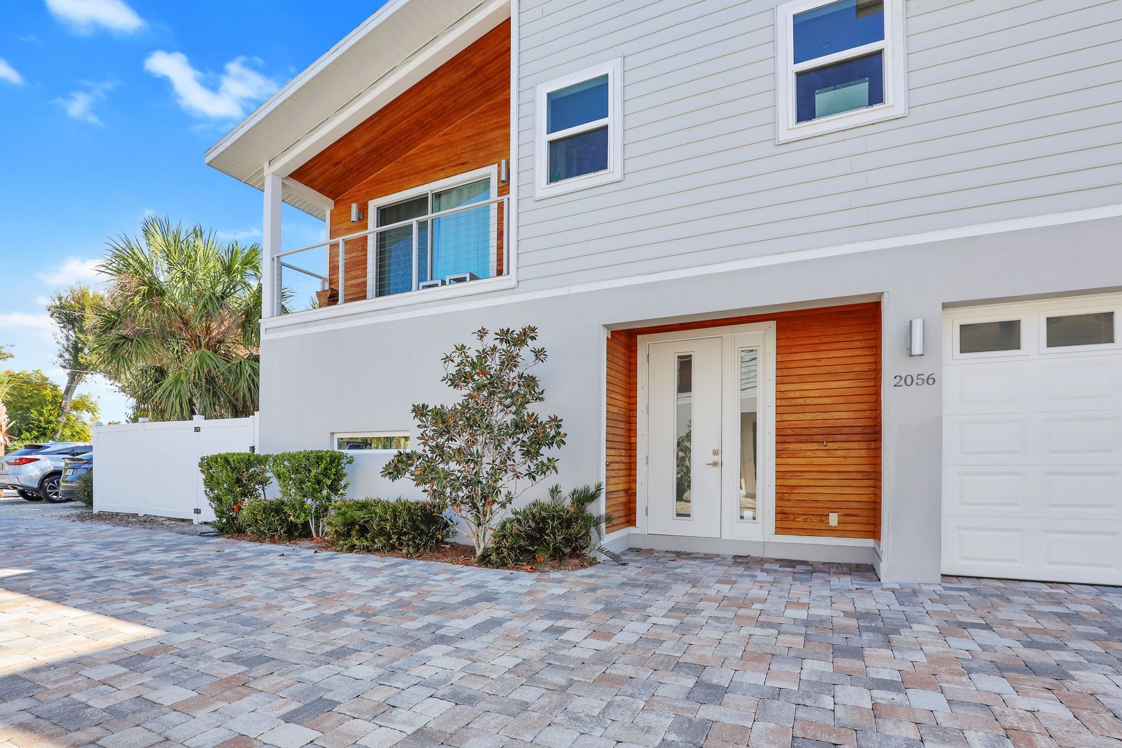 Sarasota Townhome: 2056 Roselawn St