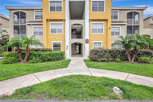 2bd Condo right by UTC & Lakewood Ranch – photo 1