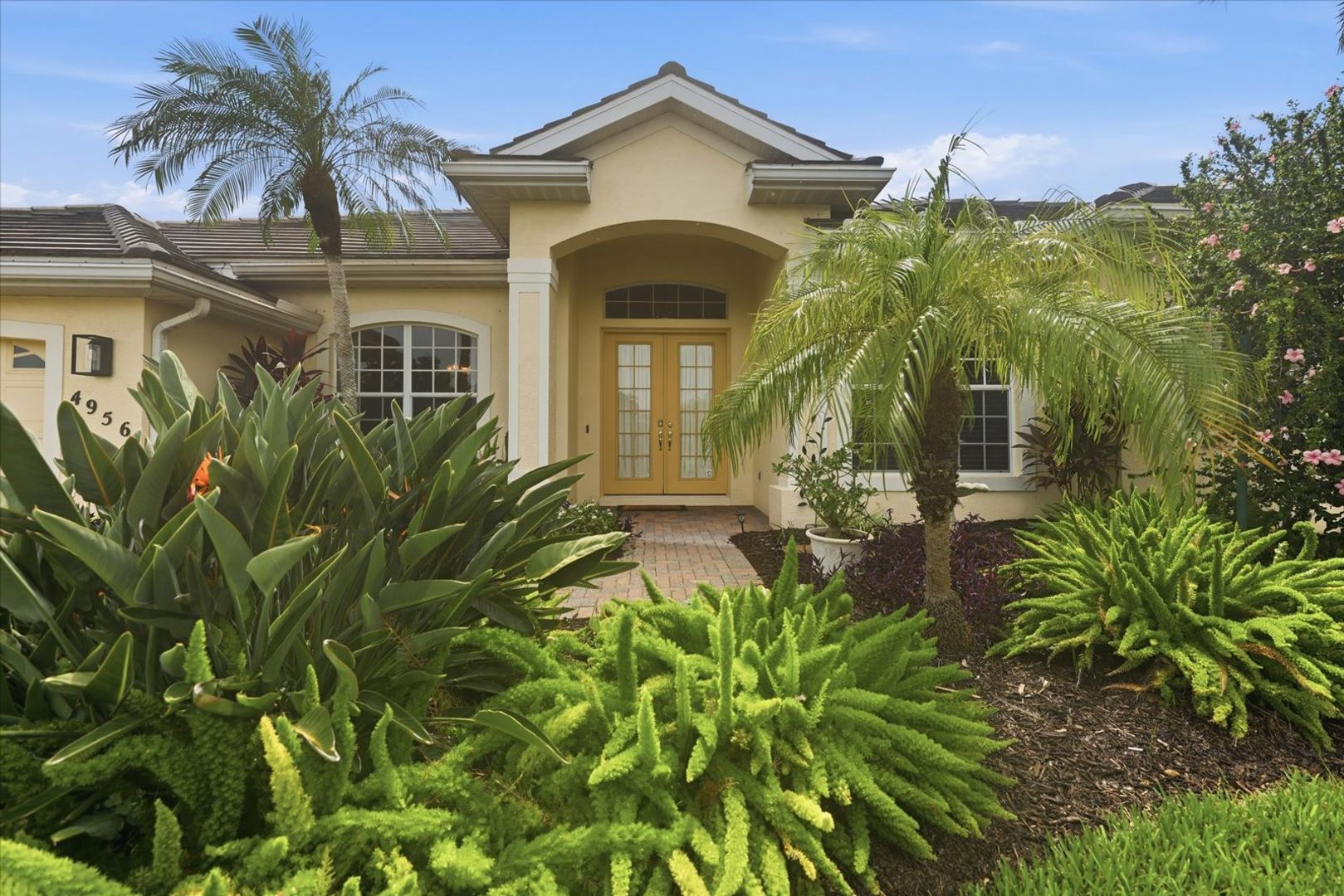 4956 Bridgehampton Blvd 2 of 12