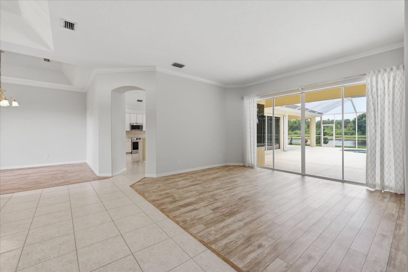 4956 Bridgehampton Blvd 10 of 12