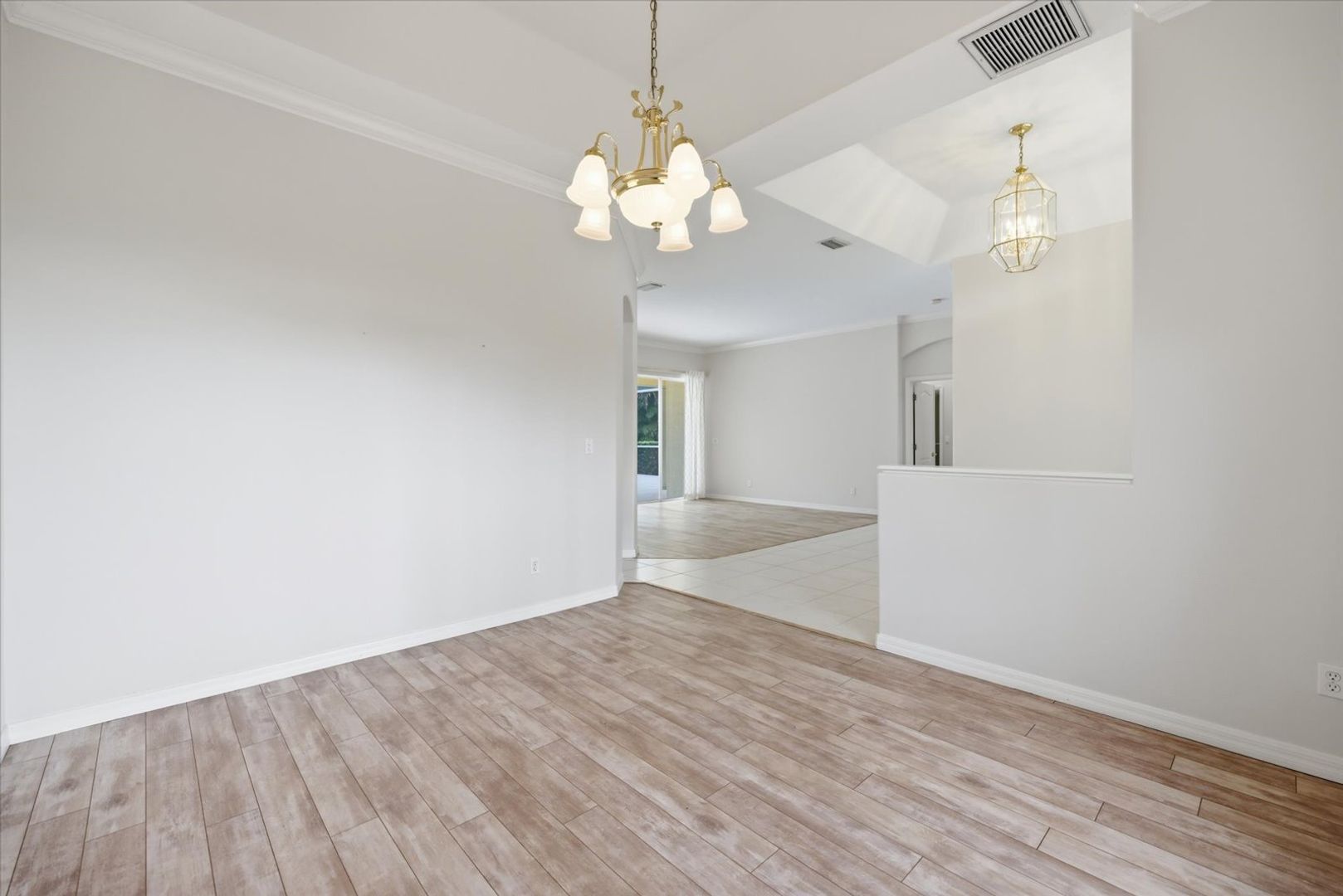 4956 Bridgehampton Blvd 8 of 12