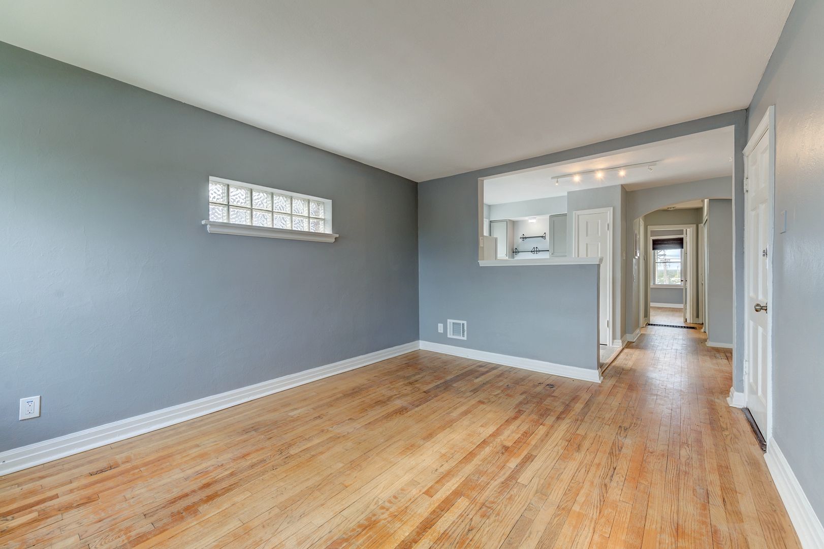 St. Louis Apartment: 4946 - 4948 Kemper Ave.