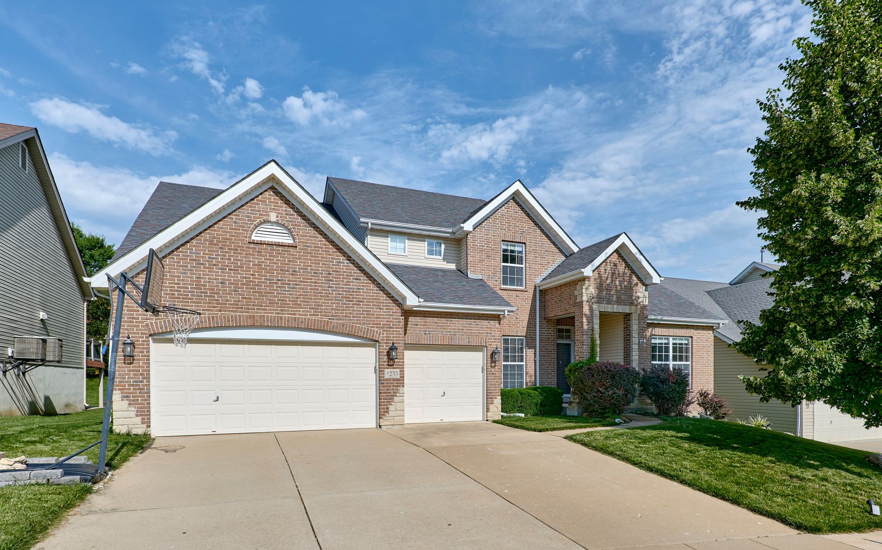 Eureka House: 5233 Mirasol Manor Way