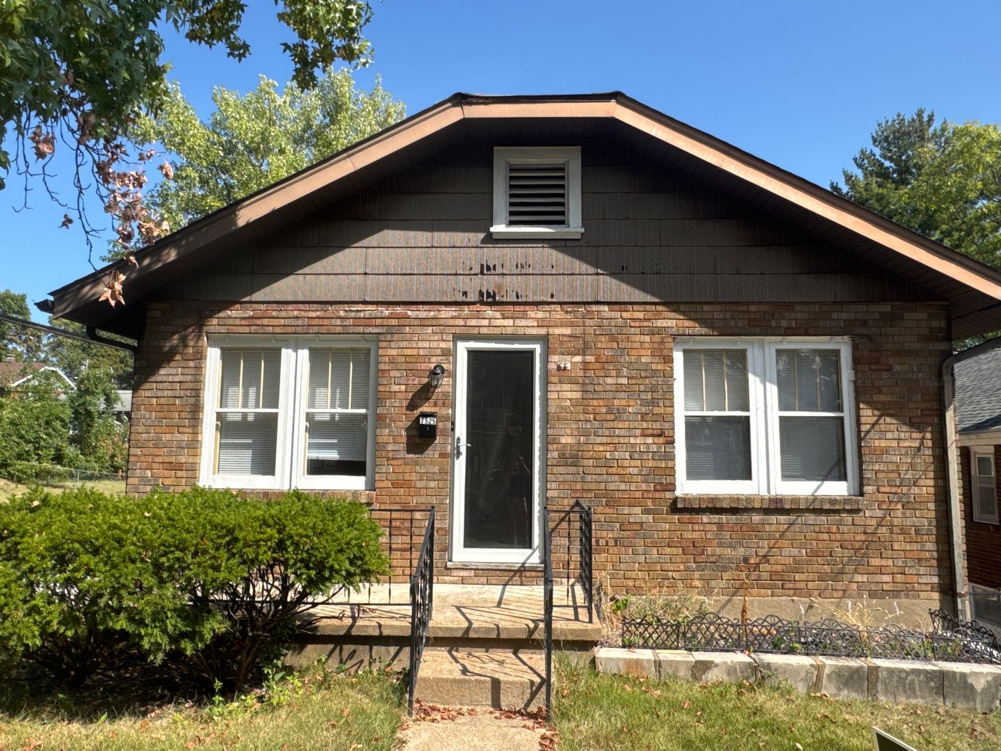 Saint Louis House: 7525 San Diego Ave