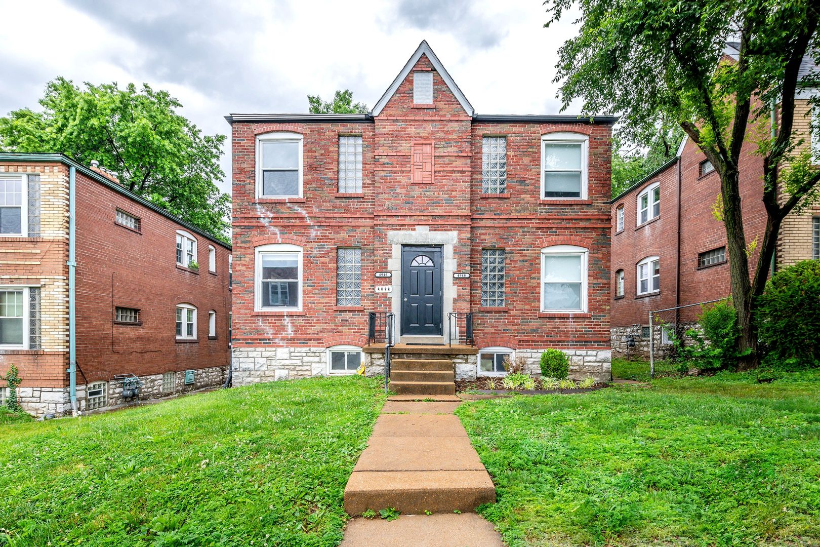 St. Louis Apartment: 4946 - 4948 Kemper Ave.