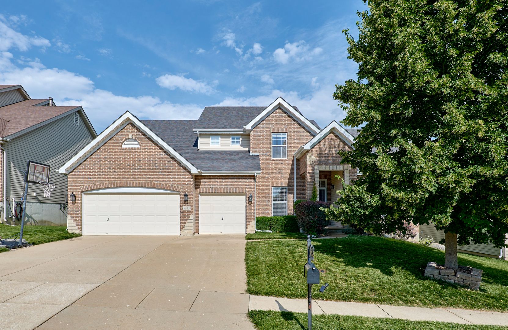 Eureka House: 5233 Mirasol Manor Way