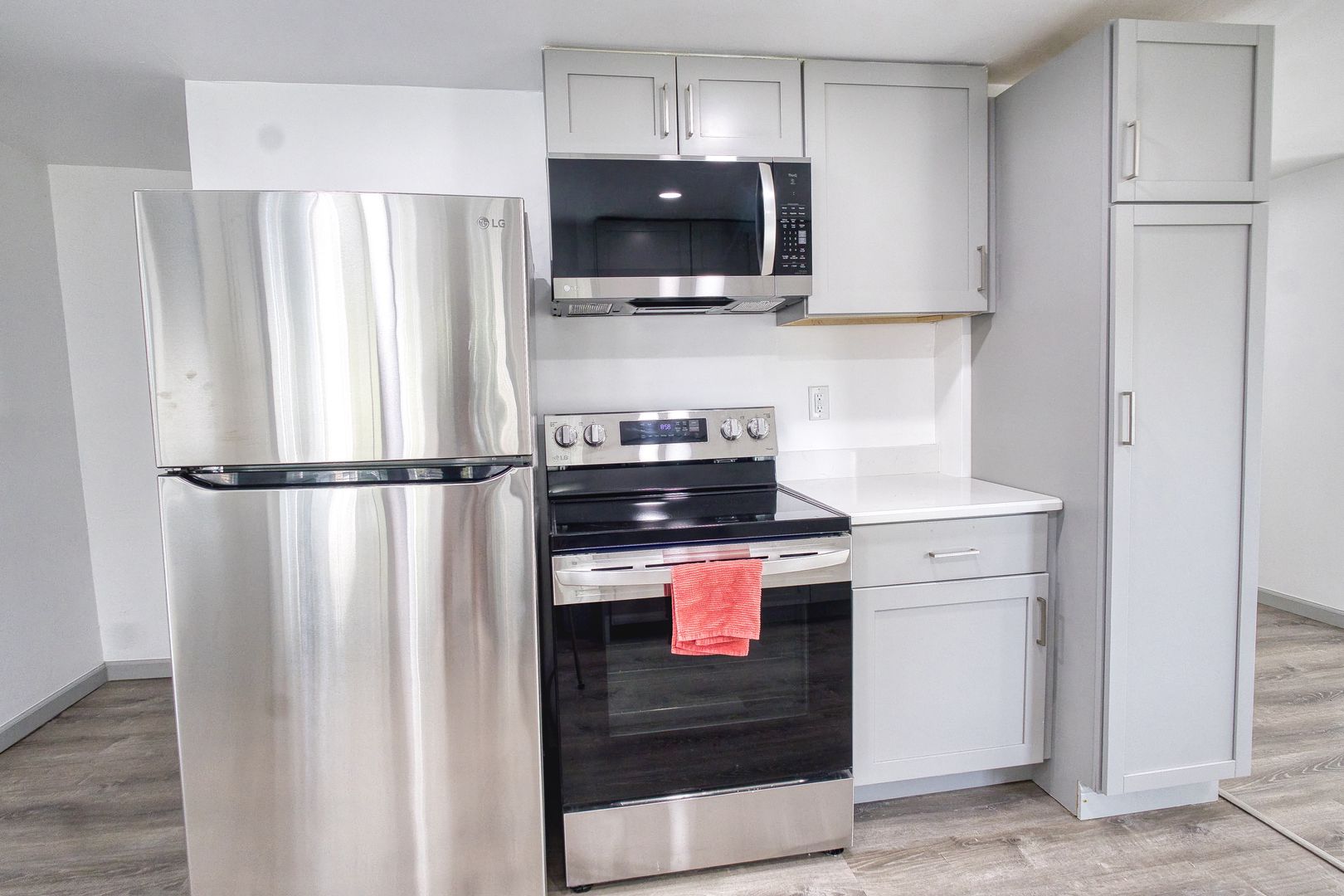 Bridgeton House: 3494 Ludlow Ave