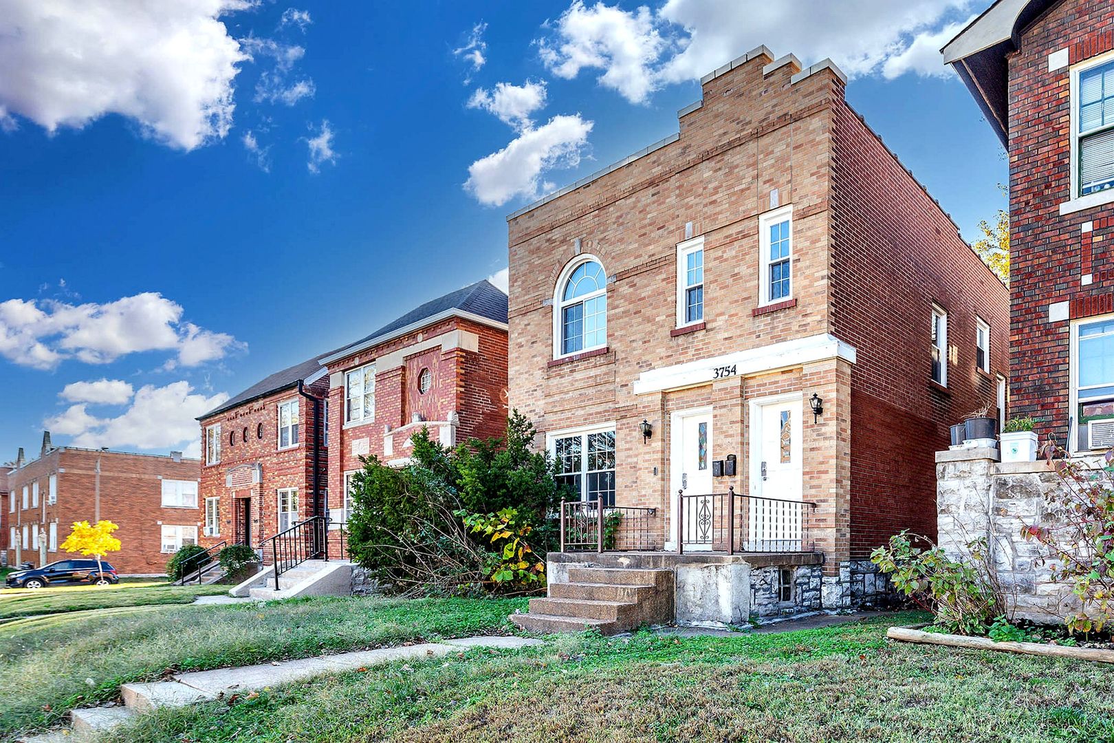 St Louis Apartment: 3754 Dunnica Avenue