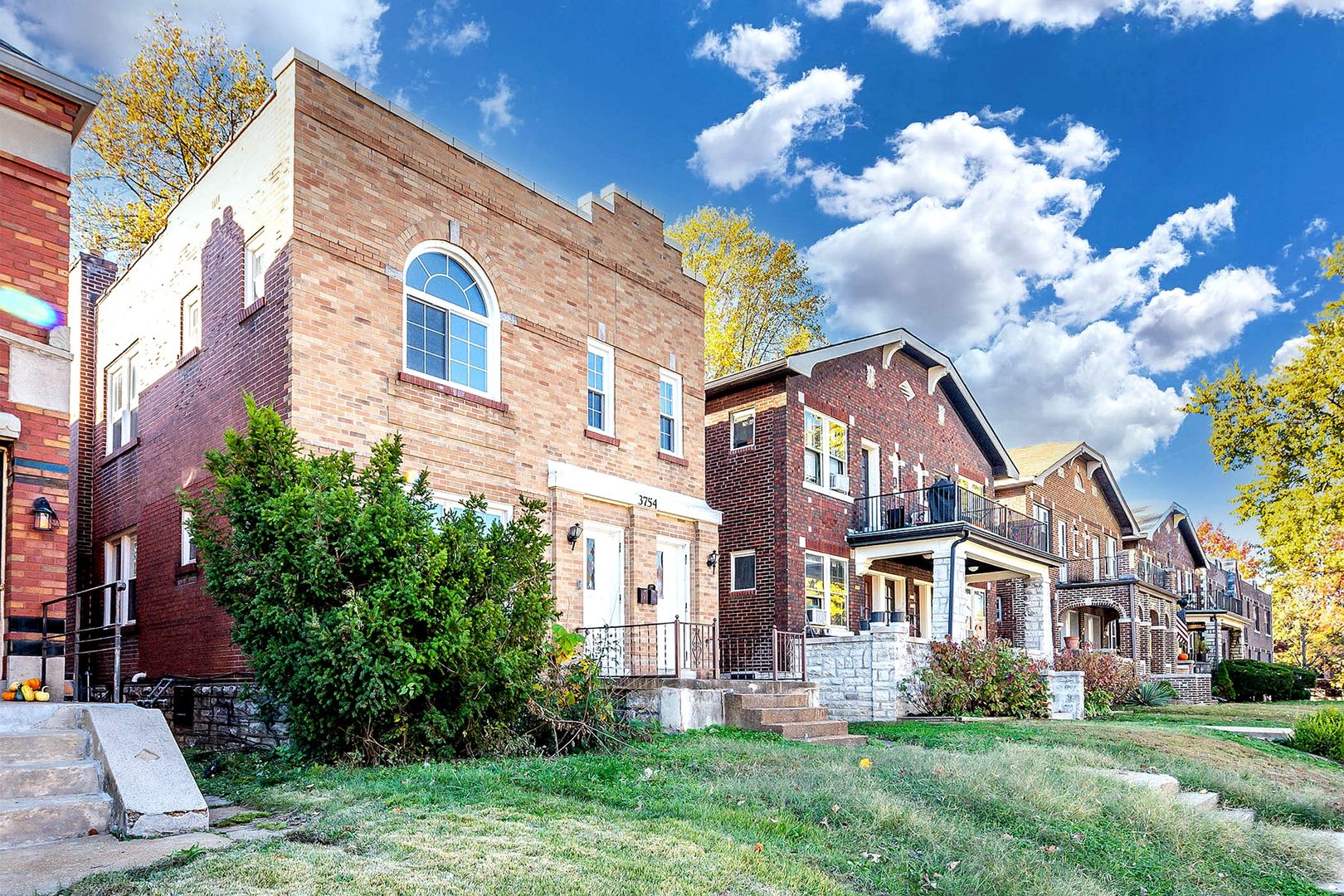 St Louis Apartment: 3754 Dunnica Avenue