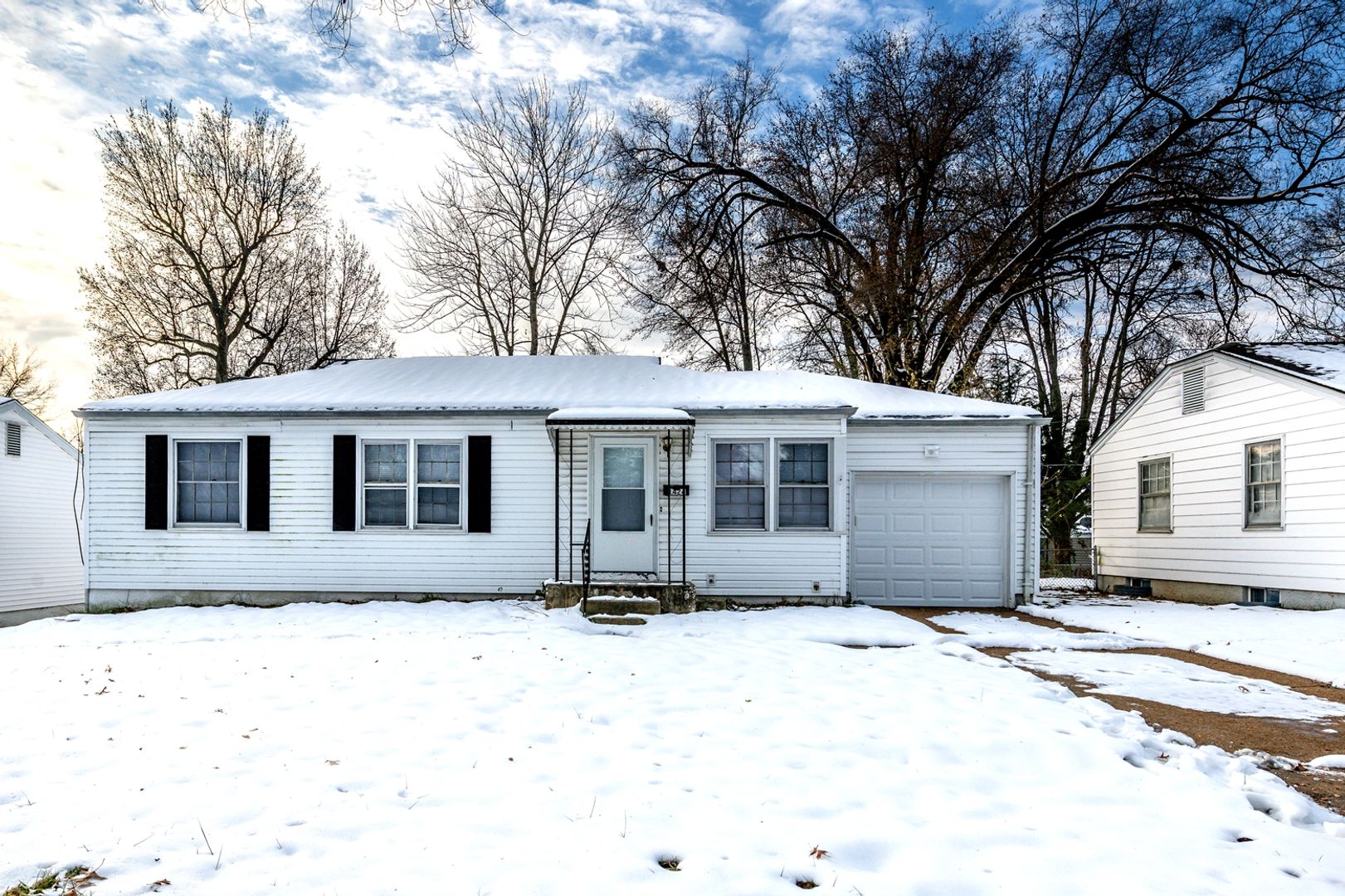 St. Louis House: 1426 Akron Drive.