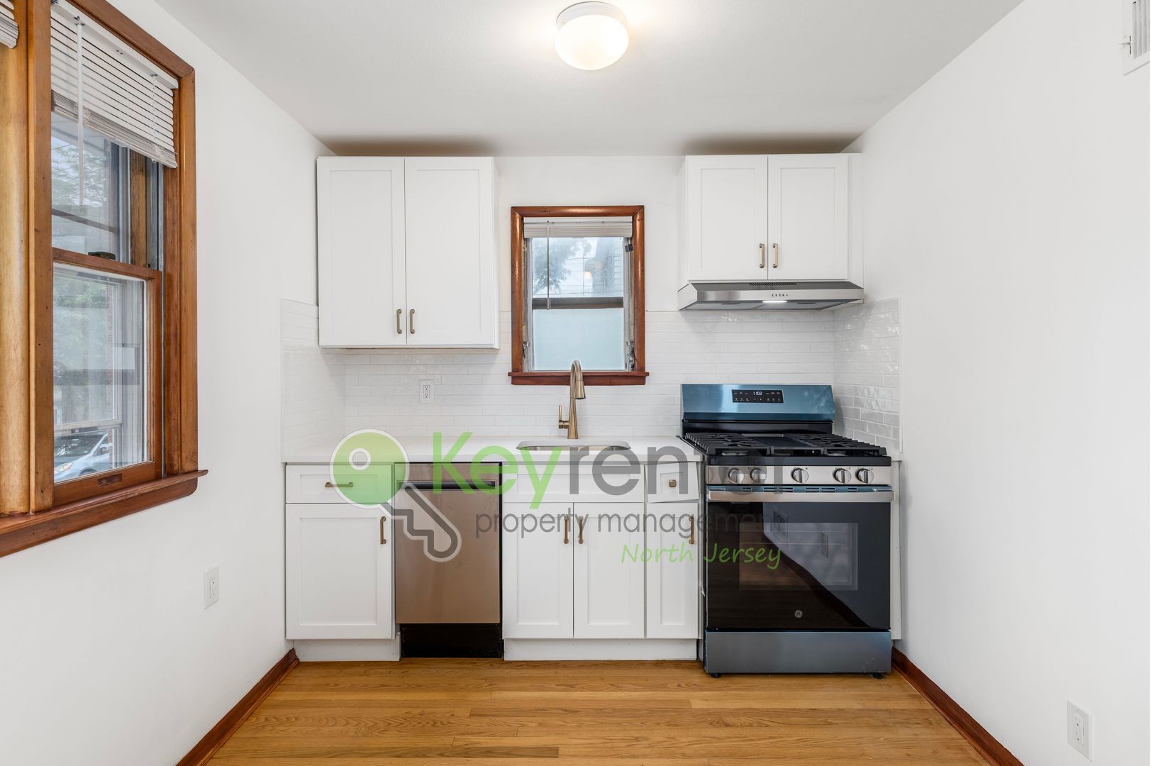 Lodi Apartment: 171 Burns Ave