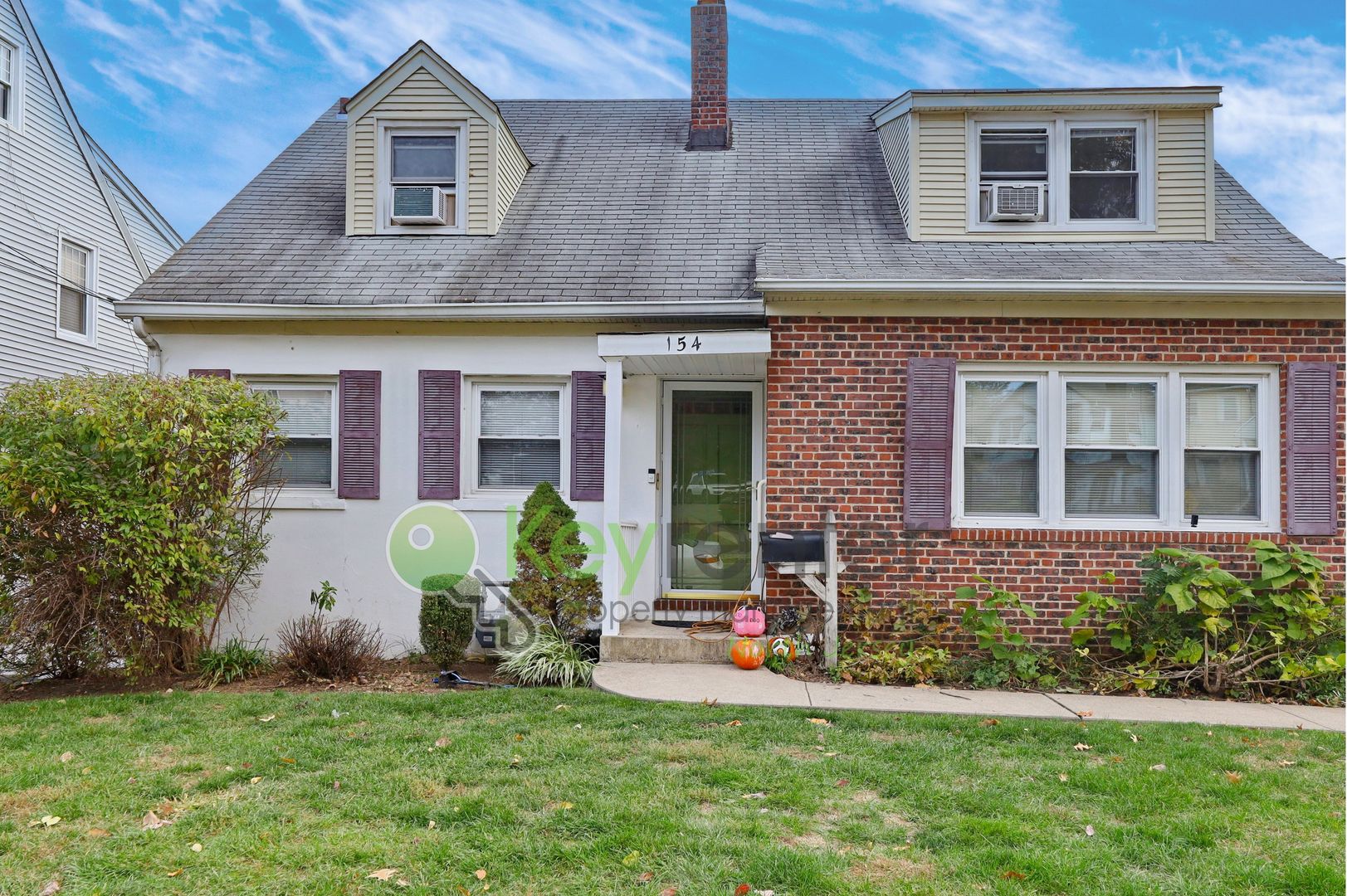 Hackensack House: 154 Pine Street Unit 2