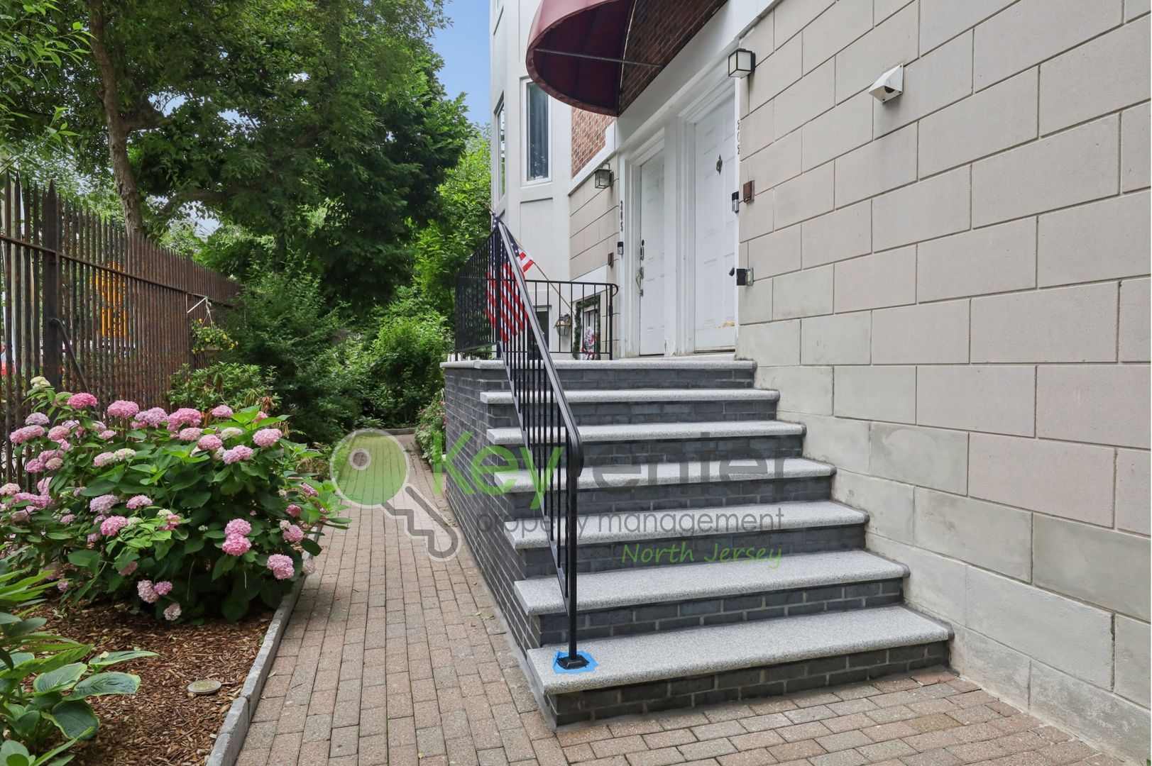 Union City Condo: 202 St Michaels Walk