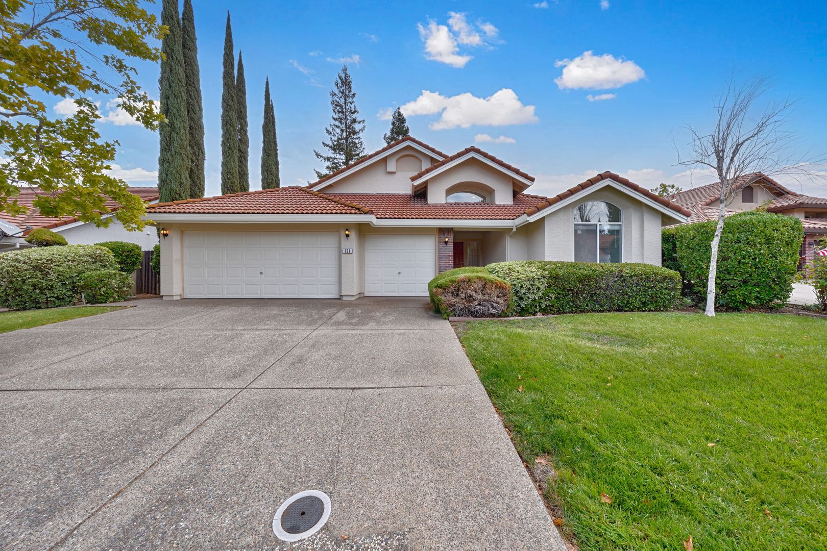 Folsom House: 131 Heaton Way