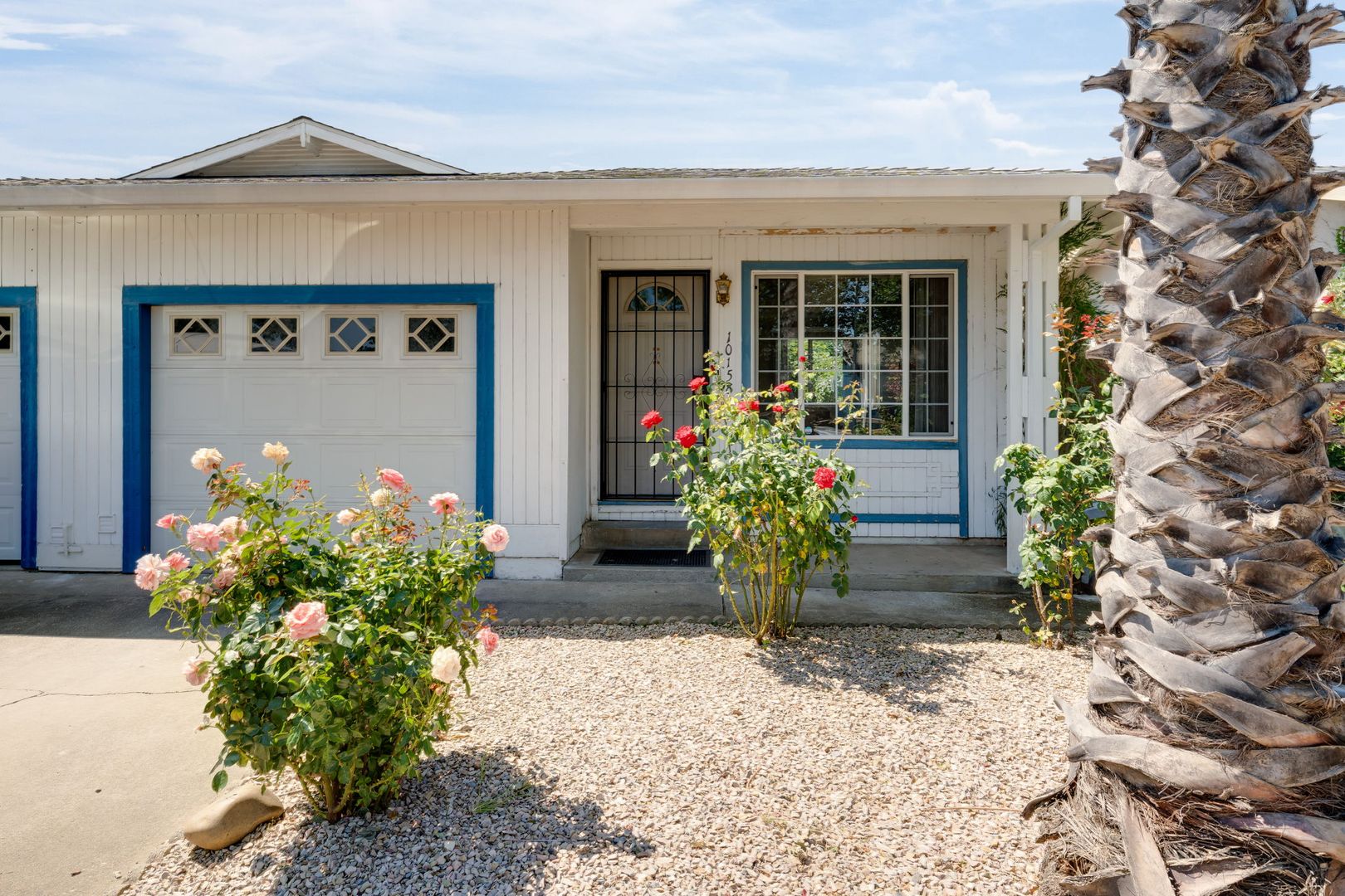Sacramento House: 10158 De Soto Way