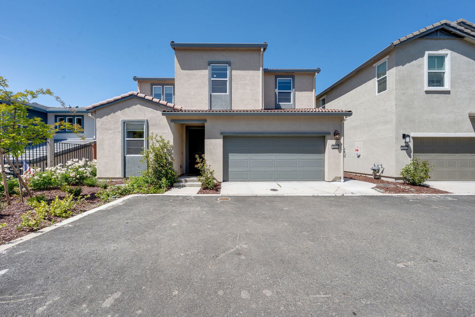 Folsom House: 3421 Magnolia Way