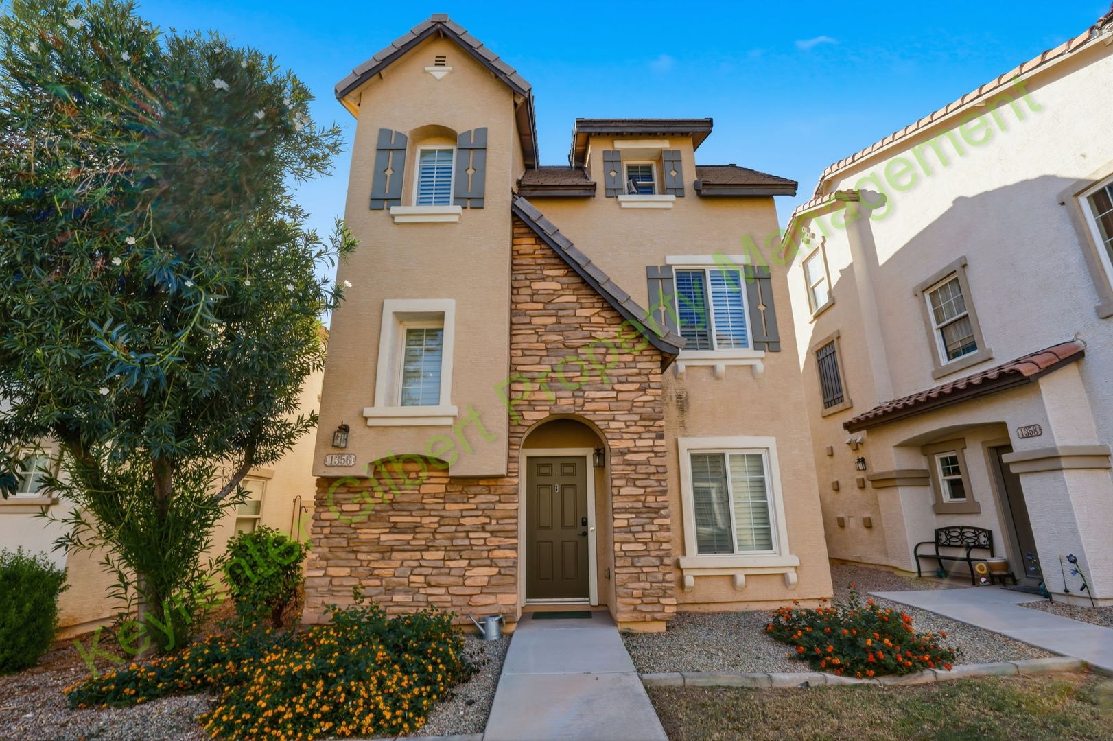 Gilbert House: 1356 S Sabino Dr