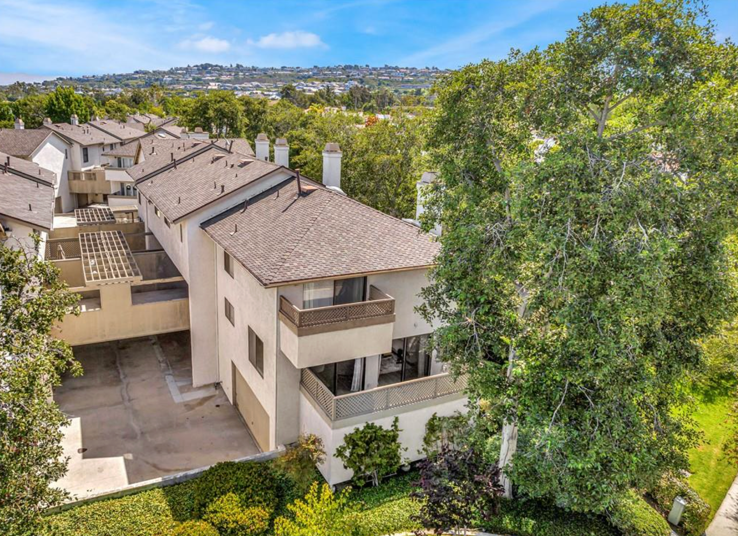 Newport Beach Condo: 201 Harbor Woods Place