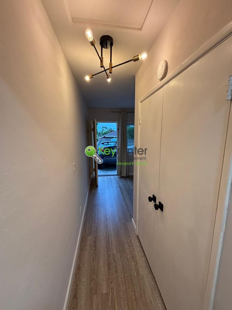 Bright, Cozy & Beachy Studio in San Clemente – Walk to Restaurants! 8 of 9
