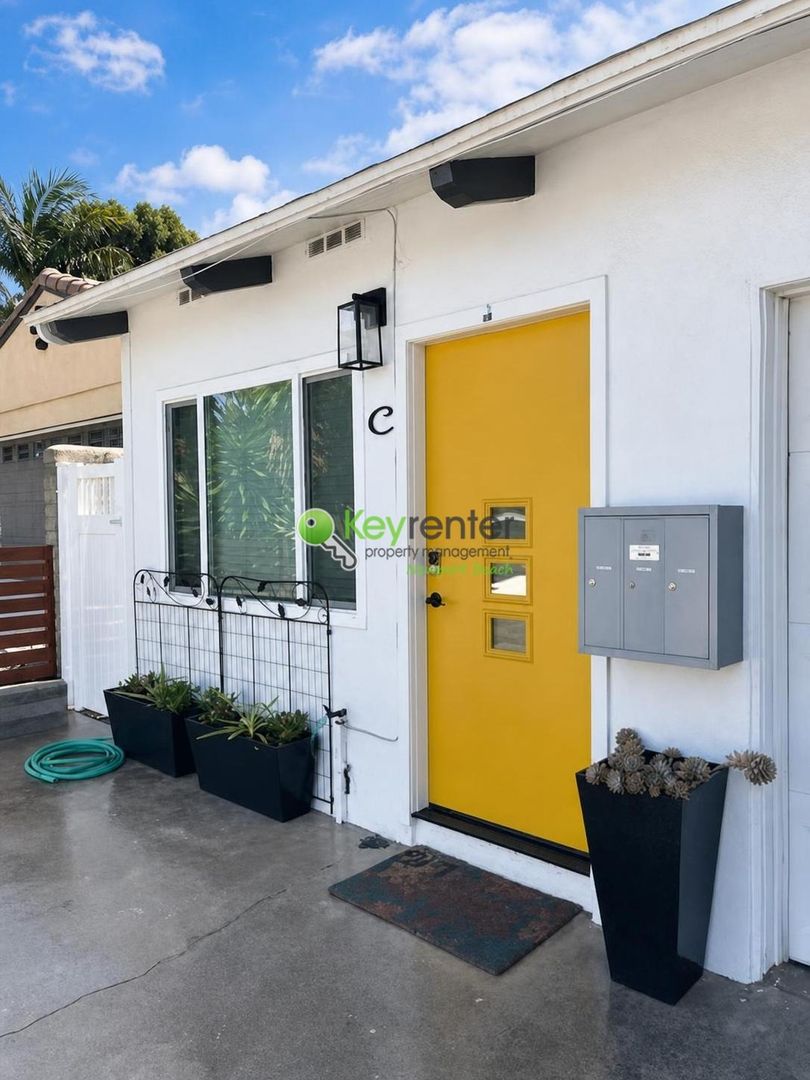 Bright, Cozy & Beachy Studio in San Clemente – Walk to Restaurants! 4 of 9