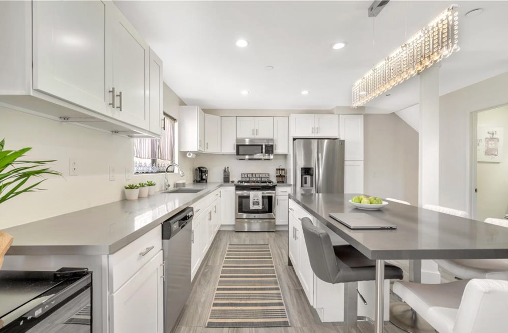 Newport Beach Townhome: 201 Harbor Woods Place