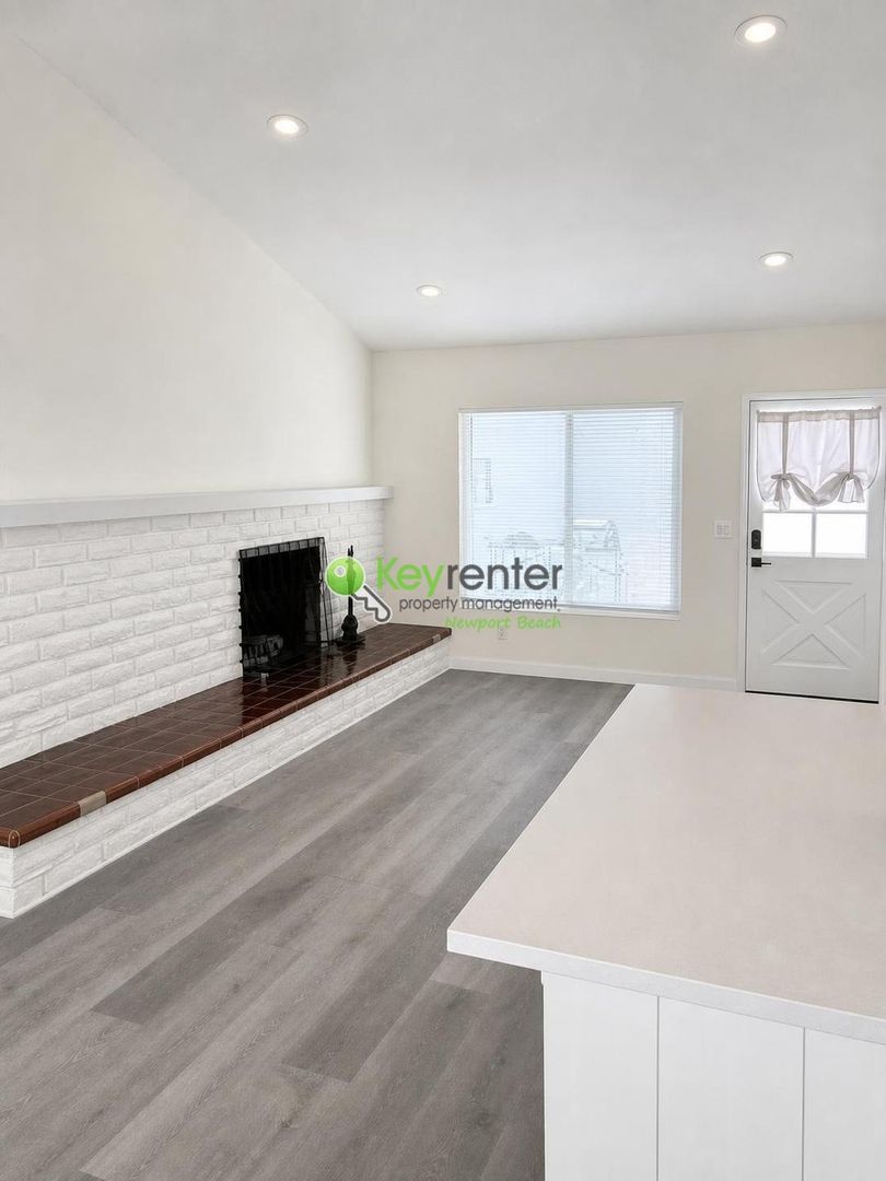 Bright & Beachy One-Bedroom Condo in San Clemente – Walk to Restaurants! 7 of 12