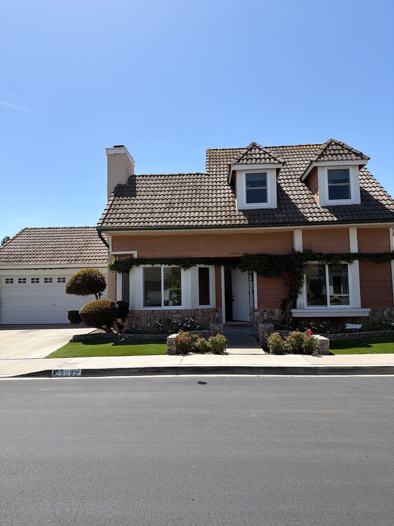 Mission Viejo House: 28022 Thompson