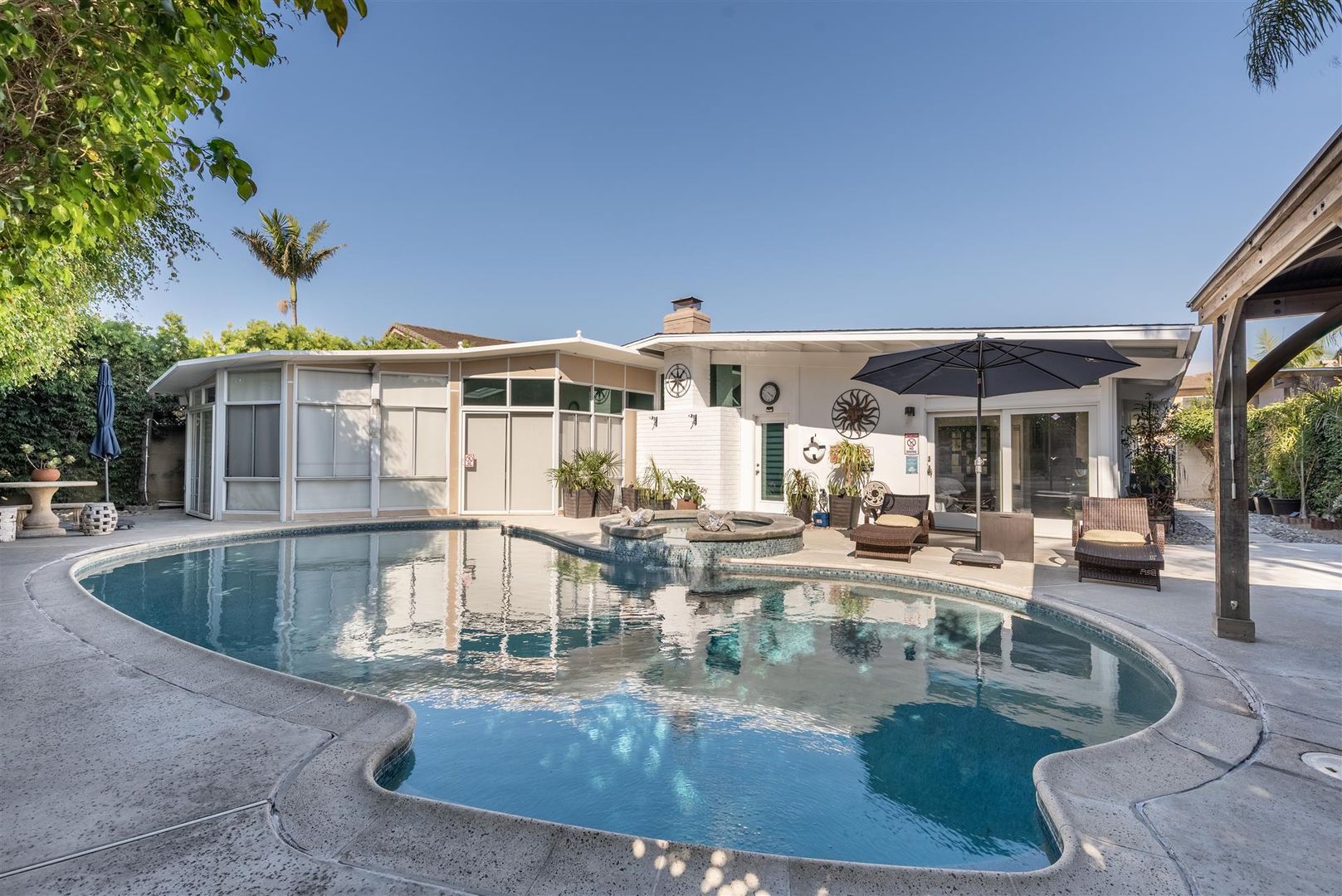 Huntington Beach House: 17220 Courtney Lane