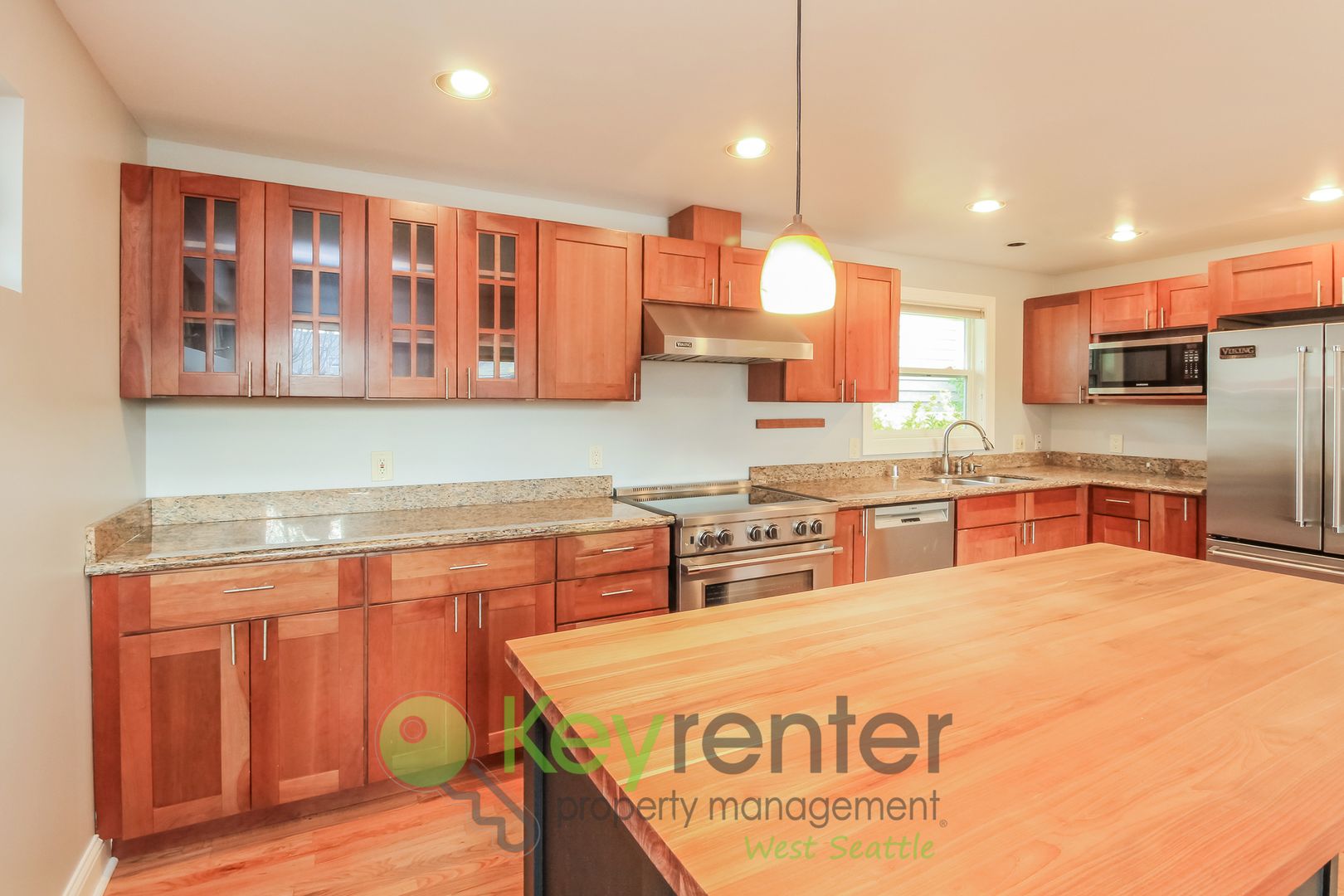 Seattle House: 4439A 44th Ave SW