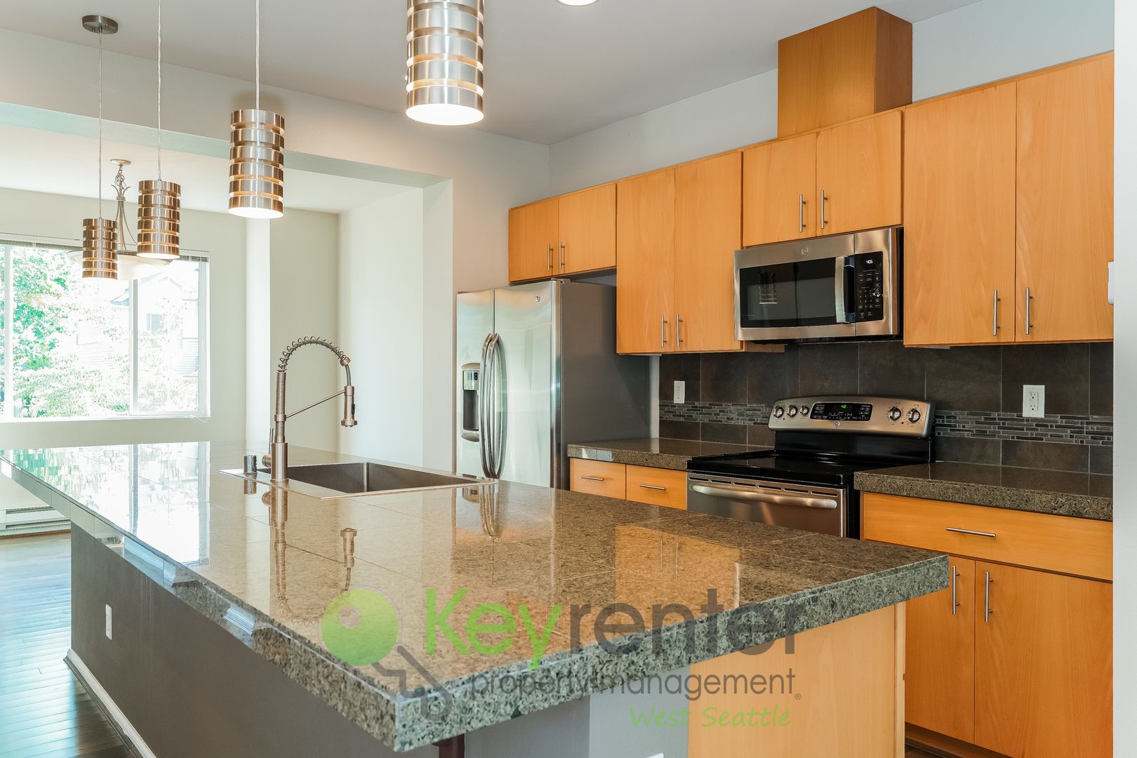 Seattle House: 2800 SW Bataan St