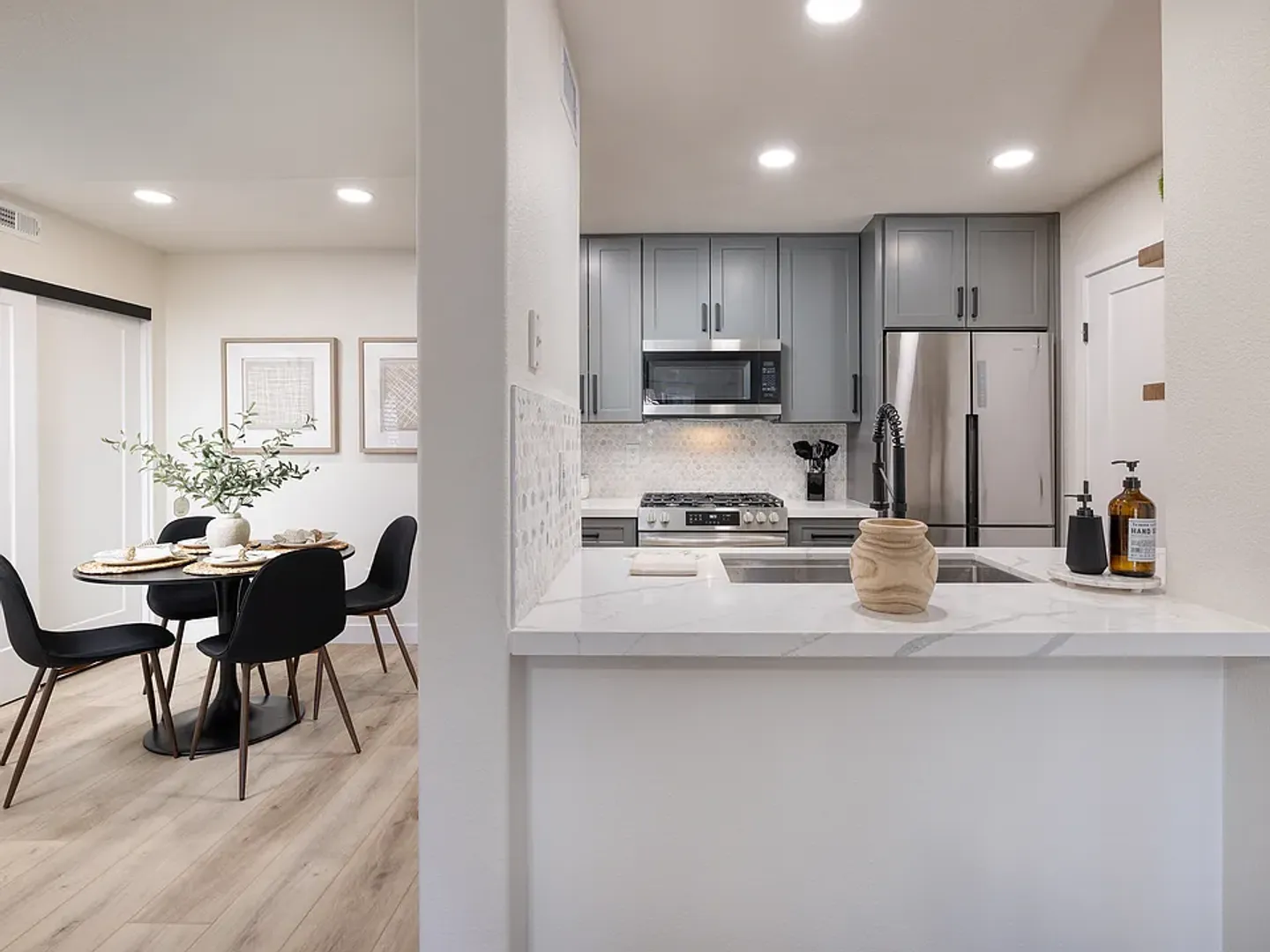 Las Vegas House: 7885 W Flamingo Rd #1043