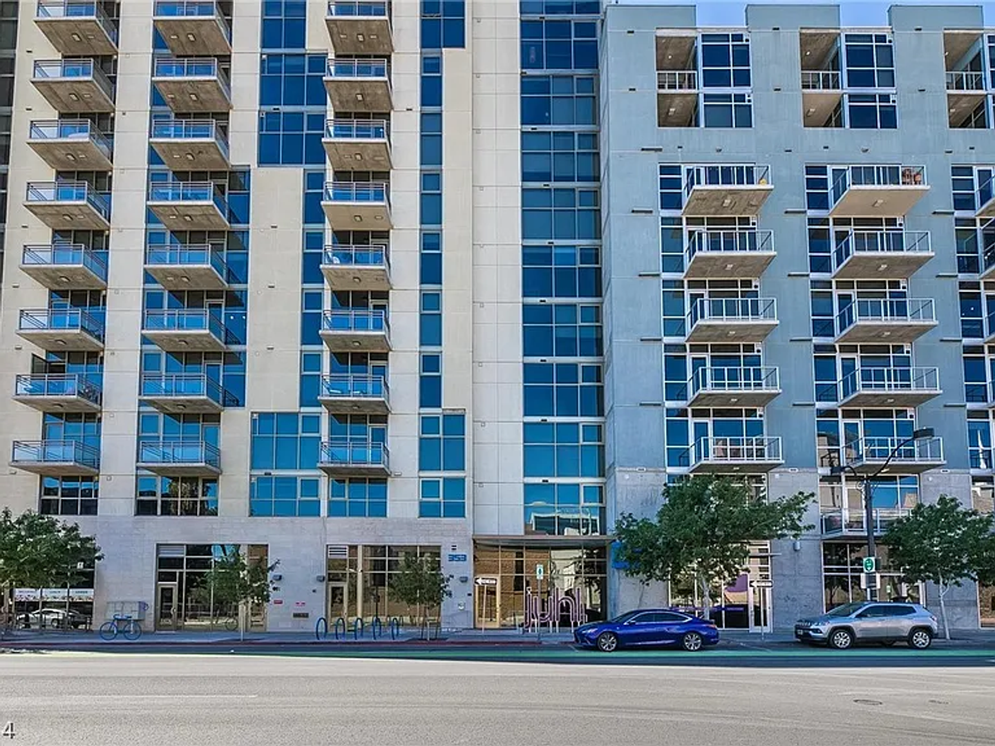 Las Vegas House: 353 E Bonneville Ave