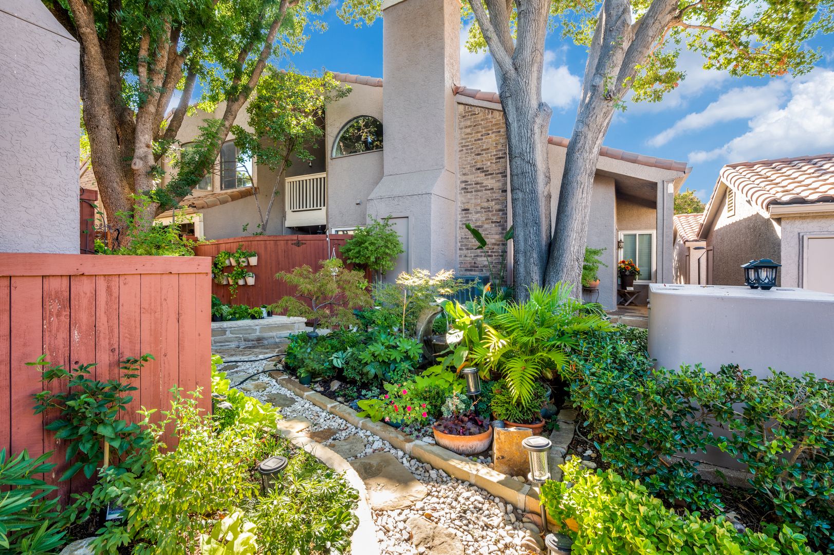 Dallas Condo: 4242 N Capistrano Dr, Unit 203