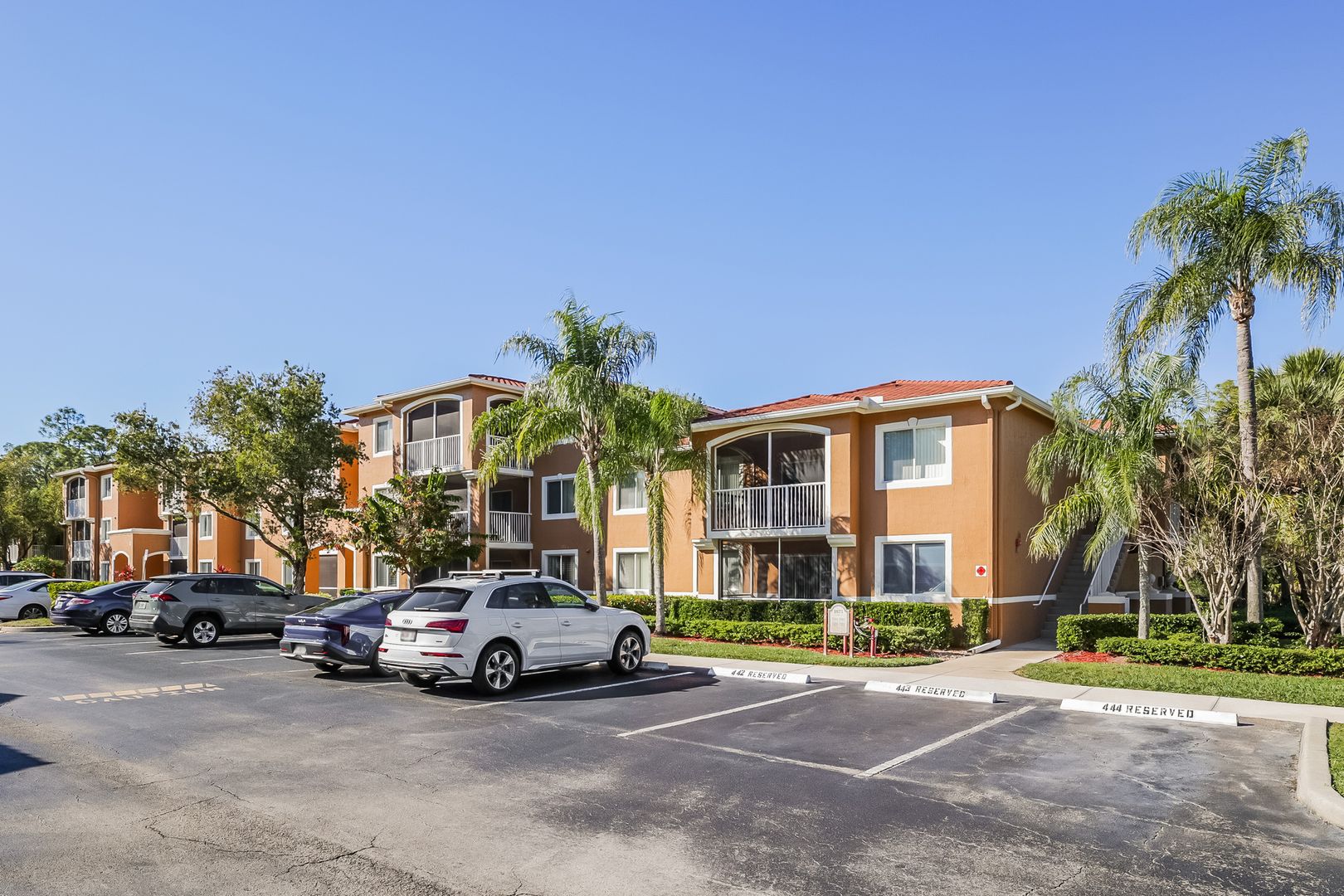 Naples House: 1875 Florida Club Dr, Apt 7112