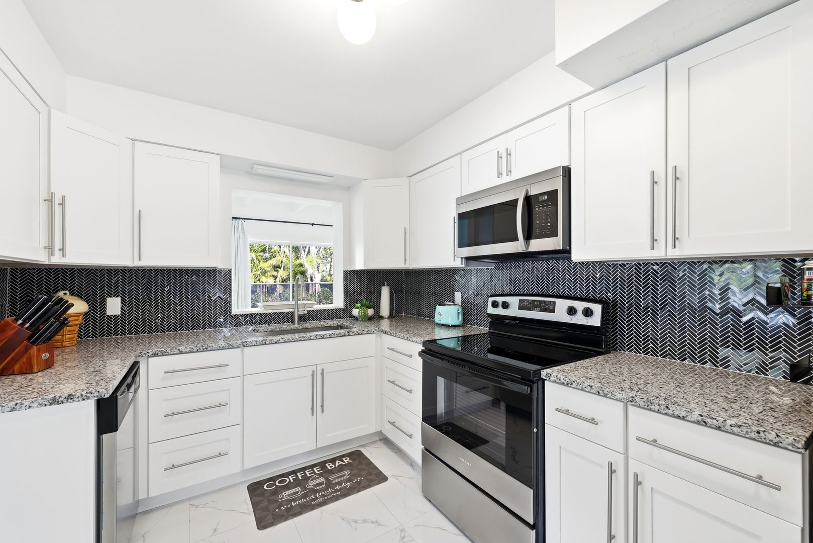 Naples House: 1147 Shady Rest Ln